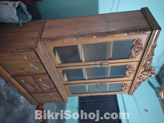 শোকেজ বিক্রি হবে।